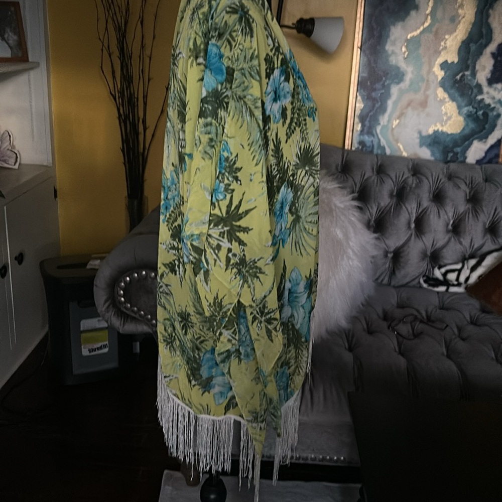 Do everything in love Floral Kimono/swim cover up with Fringe - Picture 4 of 10